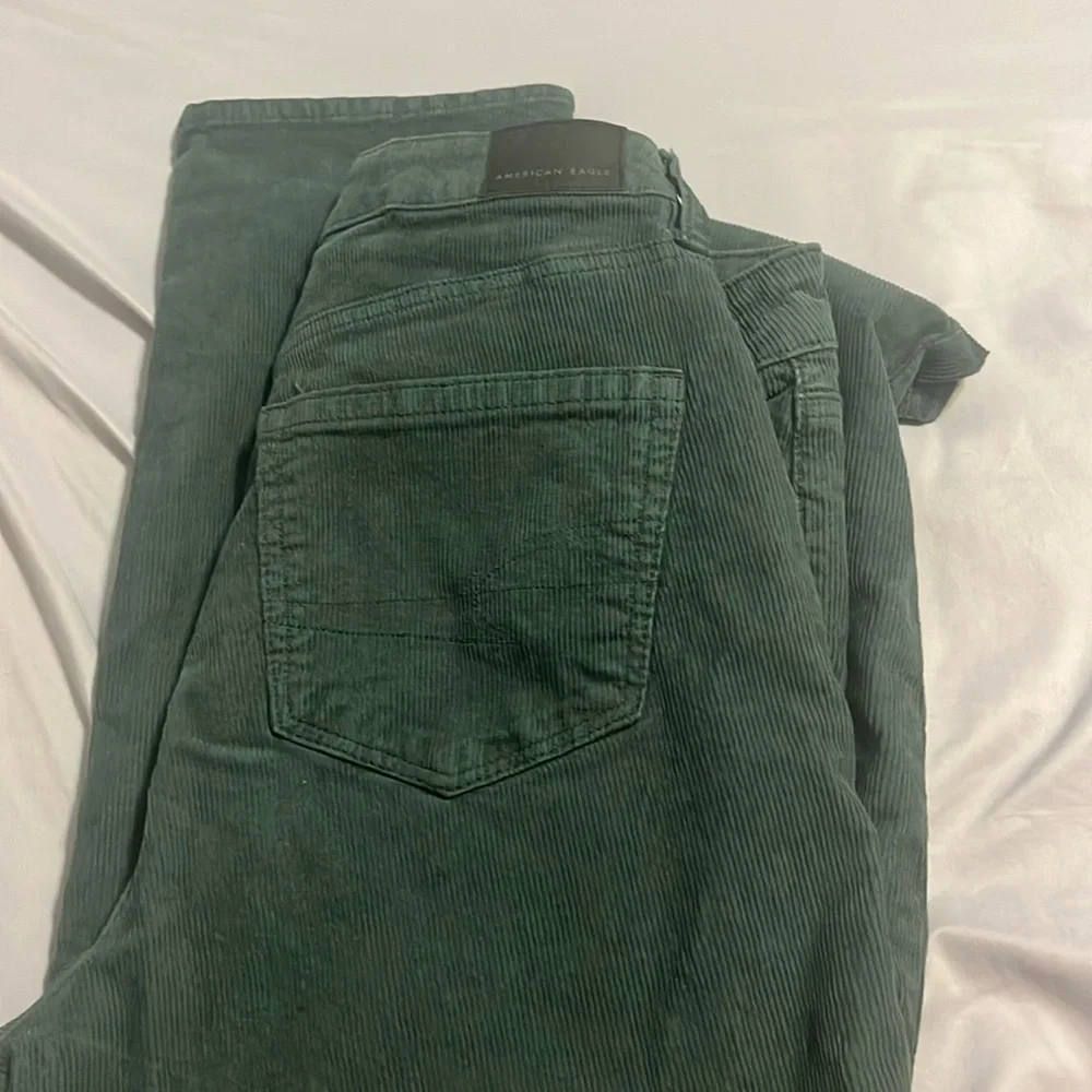 AMERICAN EAGLE CORDUROY GREEN JEANS - Picture 1 of 1